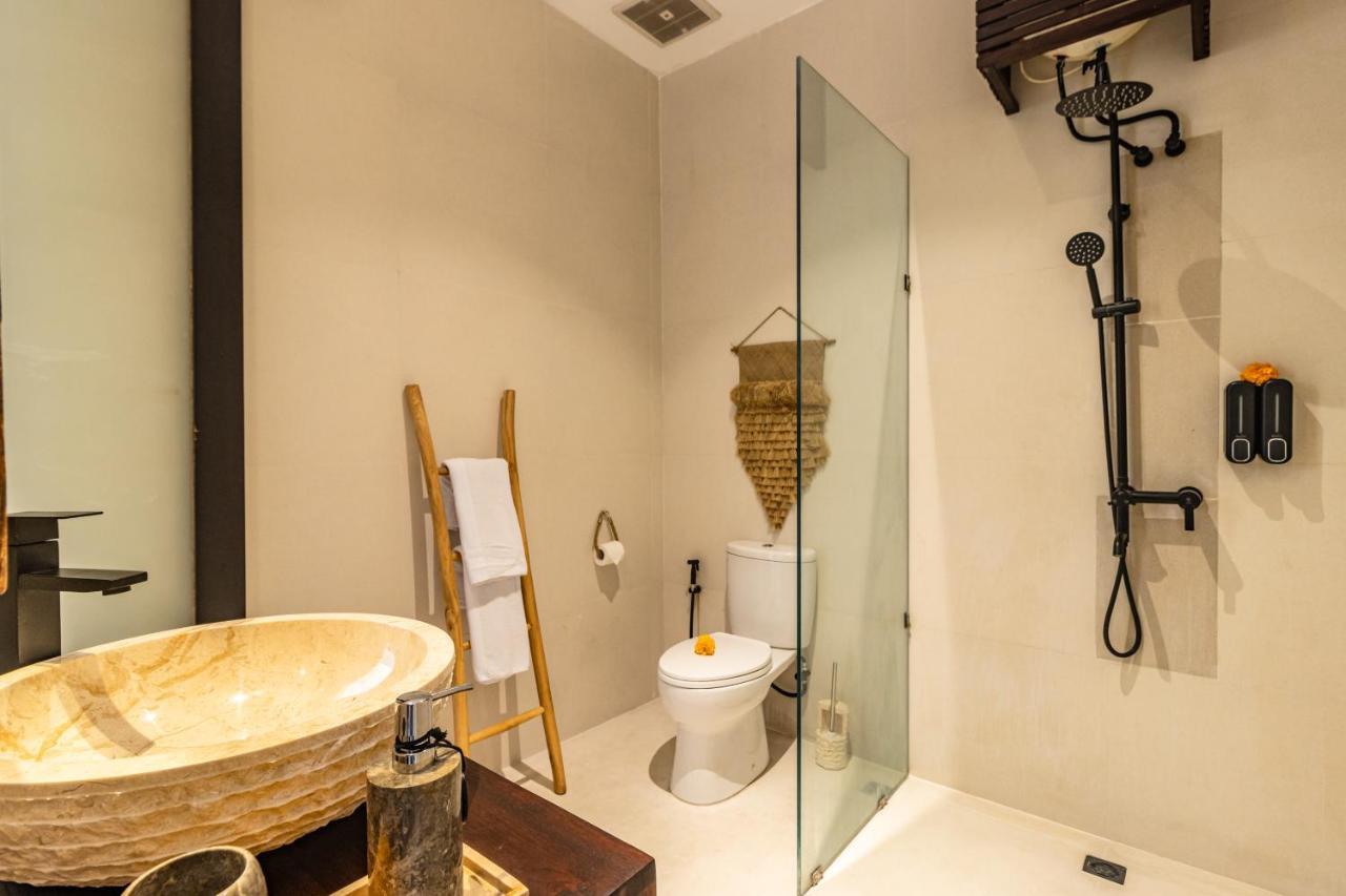 Newly Renovated Trendy 4bd Pvt In Villa Seminyak (Bali)