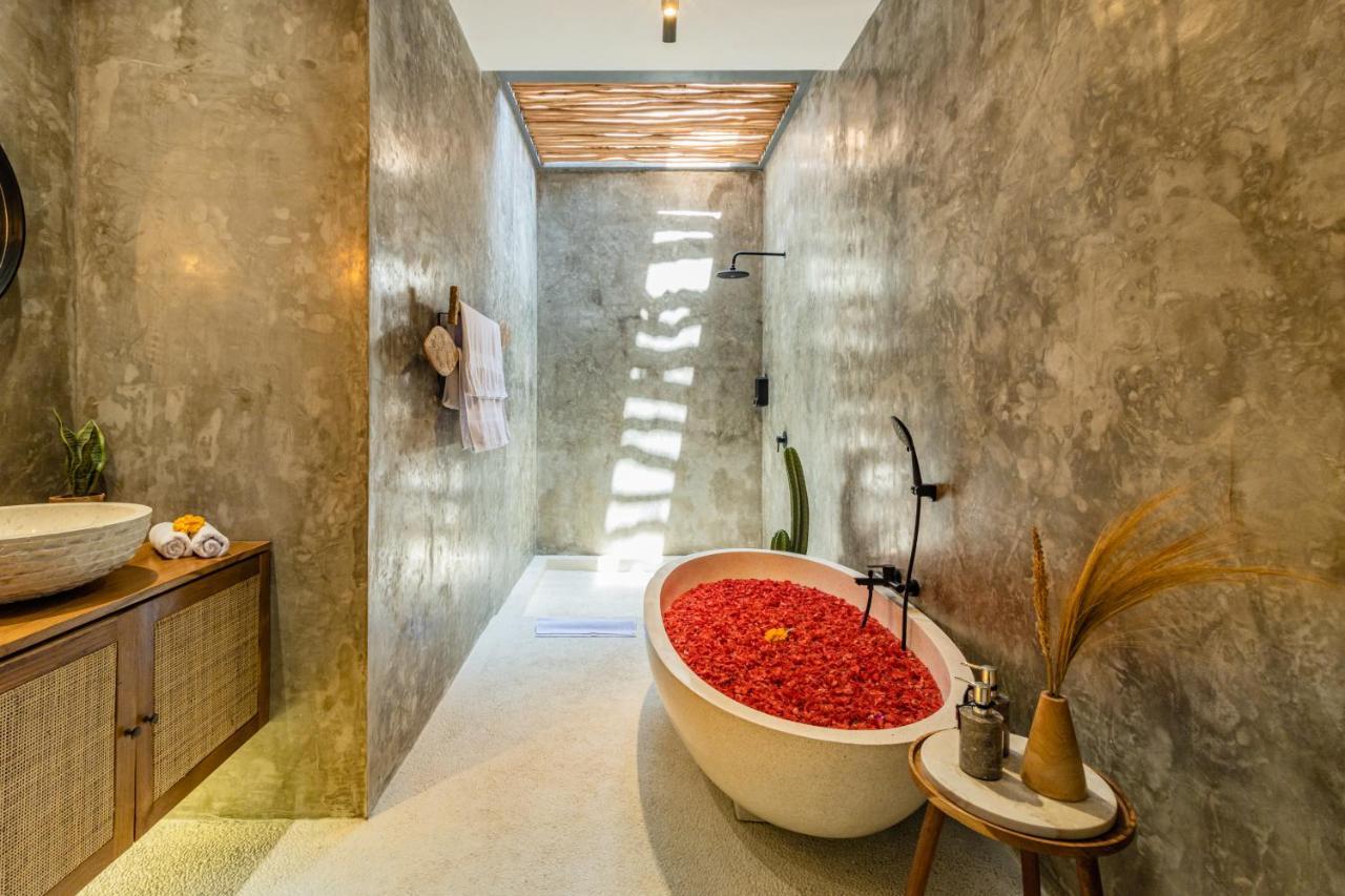 Newly Renovated Trendy 4bd Pvt In Villa Seminyak (Bali)