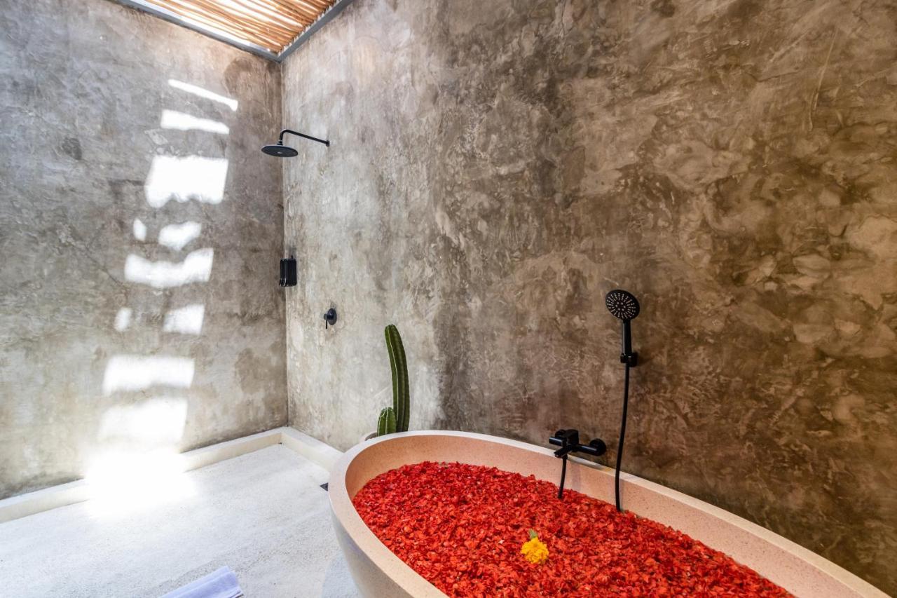 Newly Renovated Trendy 4bd Pvt In Villa